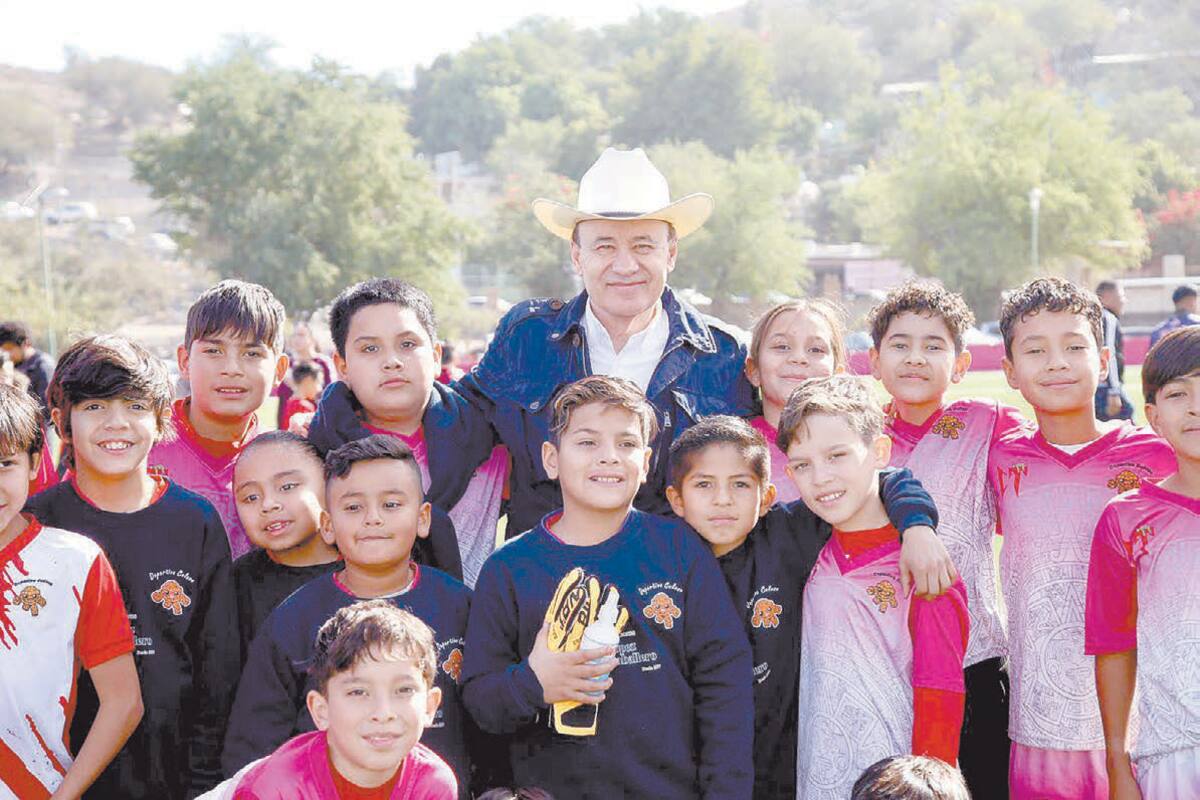 Beneficia gobernador a atletas sonorenses con rehabilitación de unidades deportivas