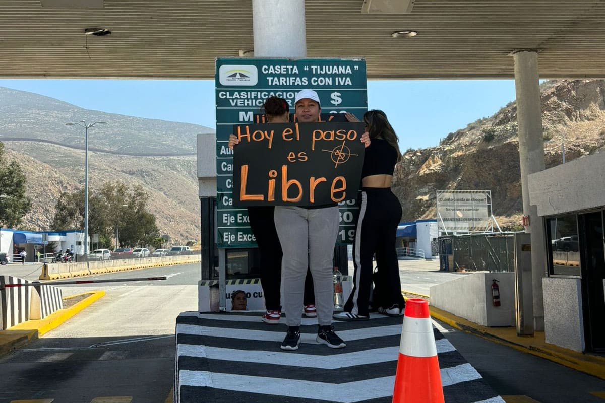 Libera CNTE casetas Tijuana-Tecate