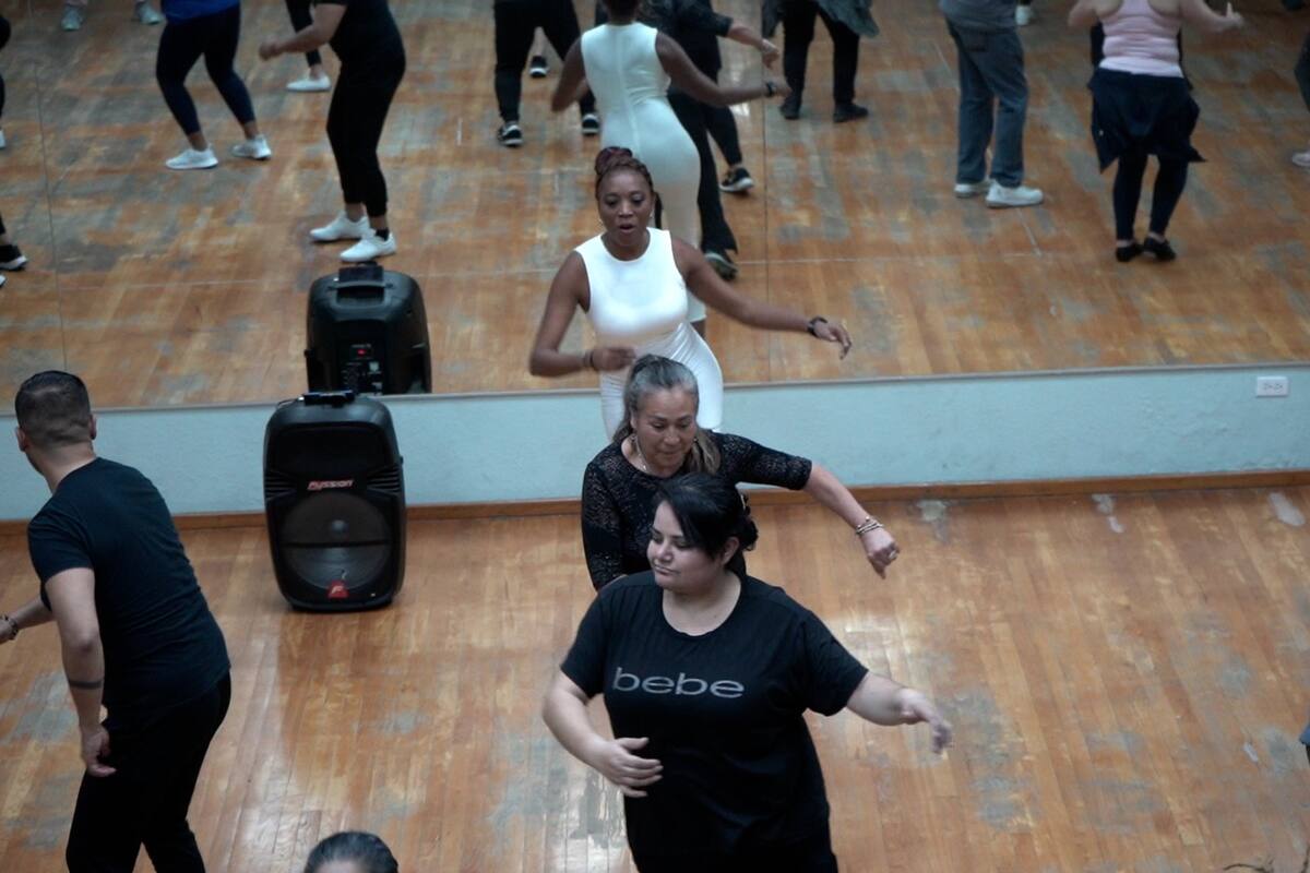 Migrante cubana pone 'sabor' a las pistas de Tijuana