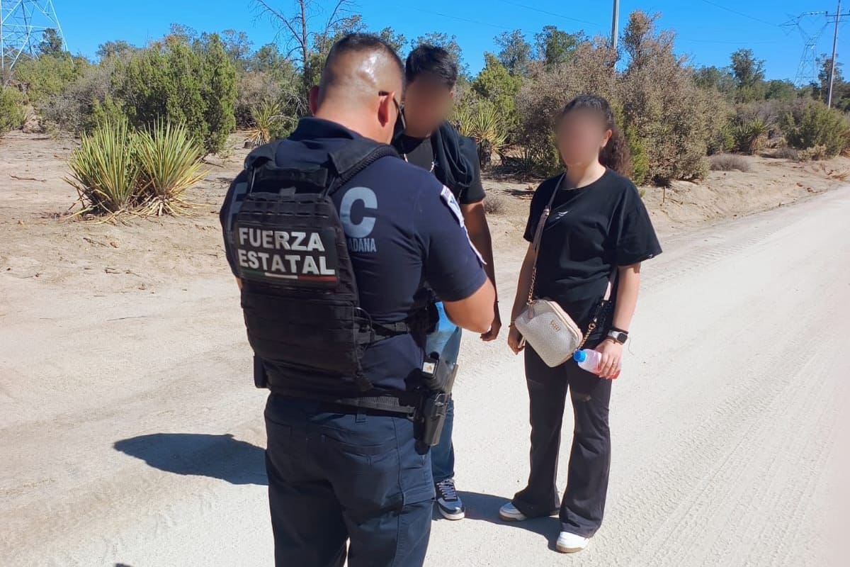 Rescatan a dos jóvenes extraviados en La Rumorosa
