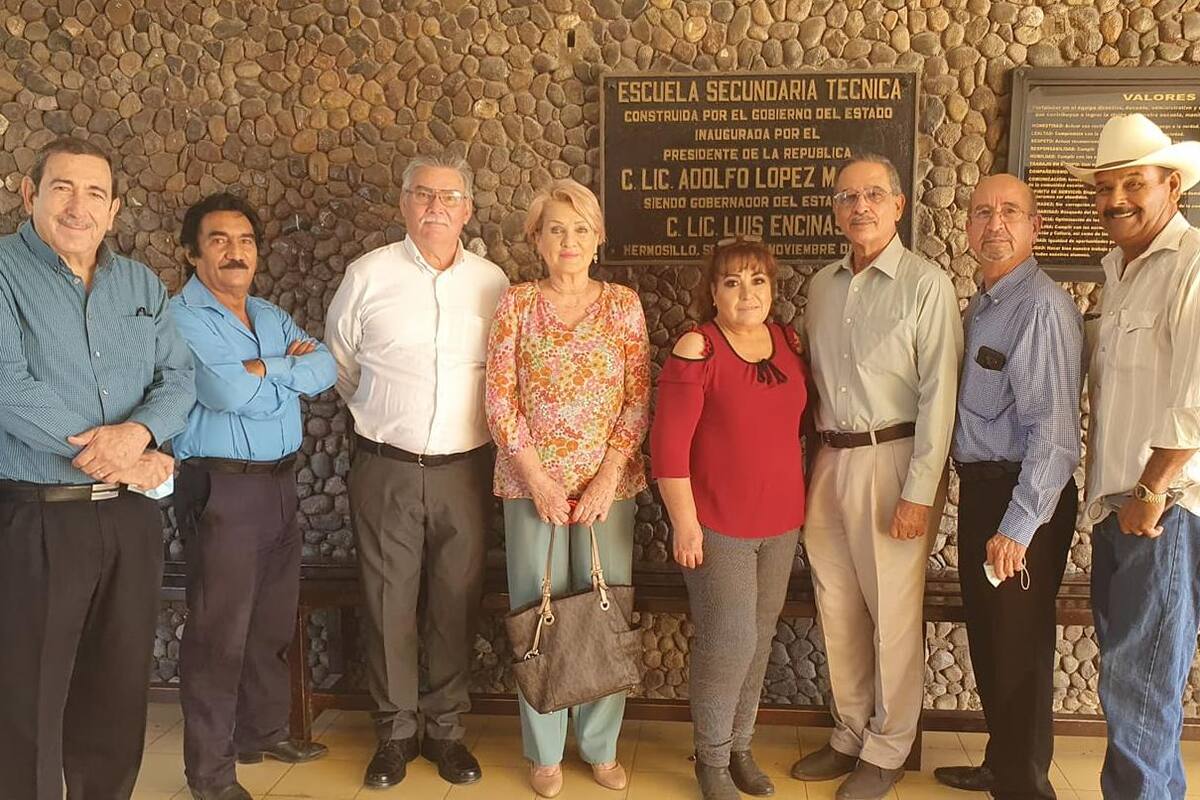 Exalumnos de secundaria 24 invitan a compañeros a evento de 50 aniversario de graduación