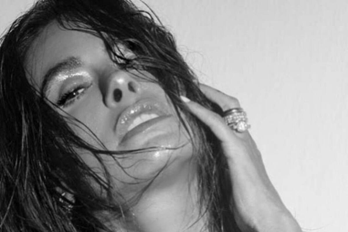 Galilea Montijo consiente a seguidores mostrando sus torneadas piernas