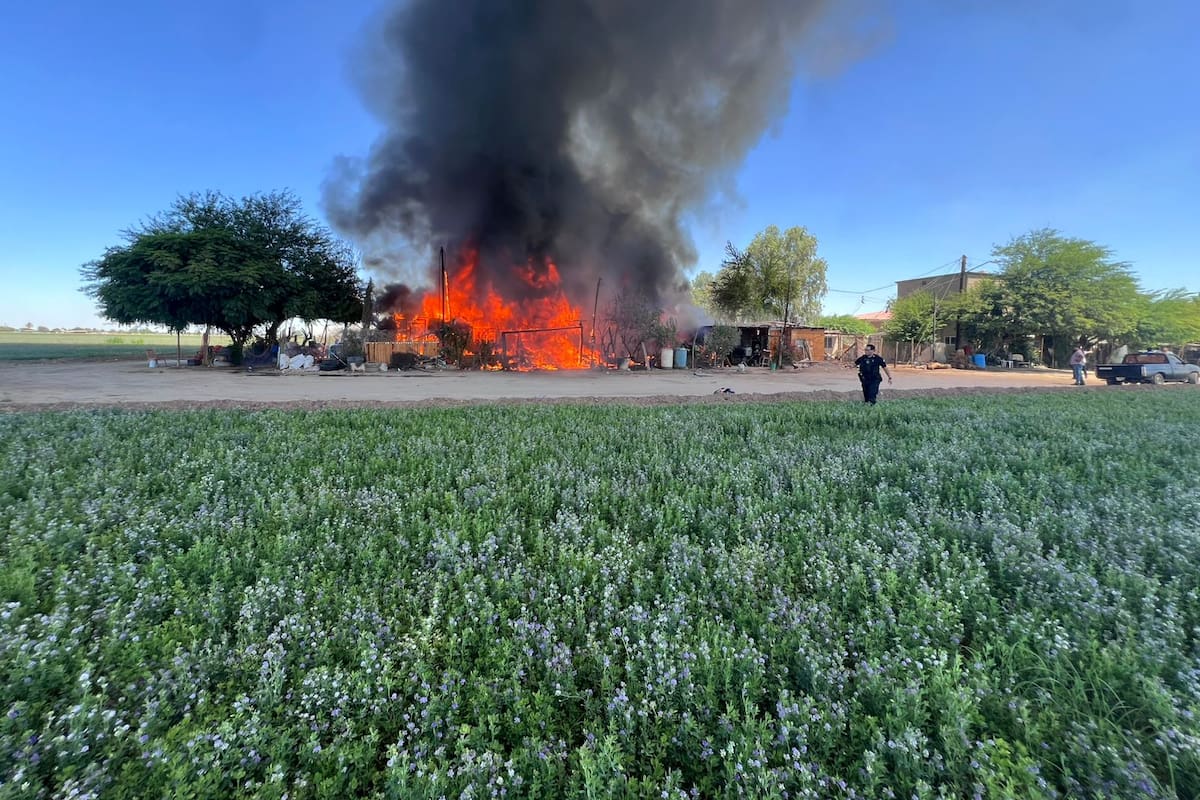 Incendio consume casa de adulta mayor en el ejido Janitzio