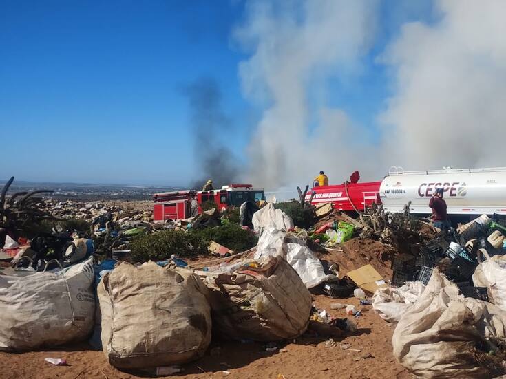 Consideran que incendio en basurero de San Quintín fue provocado