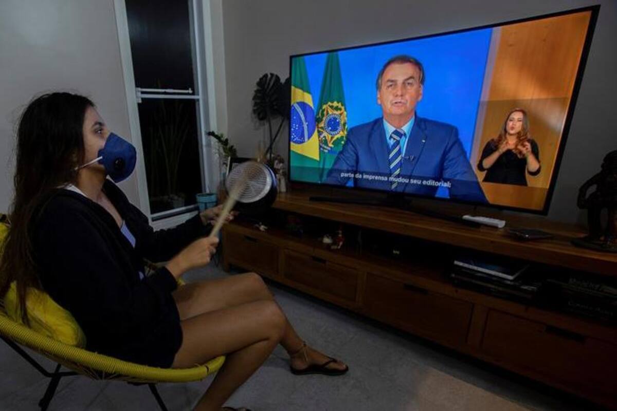 Bolsonaro anuncia medidas contra el COVID-19 tras charla con Trump