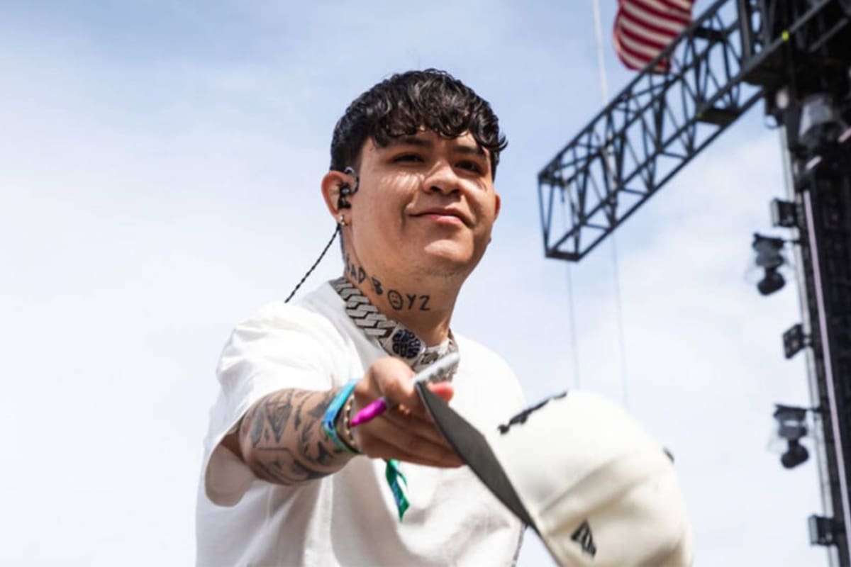 Junior H comparece ante la Fiscalía de Jalisco por presunta apología del delito