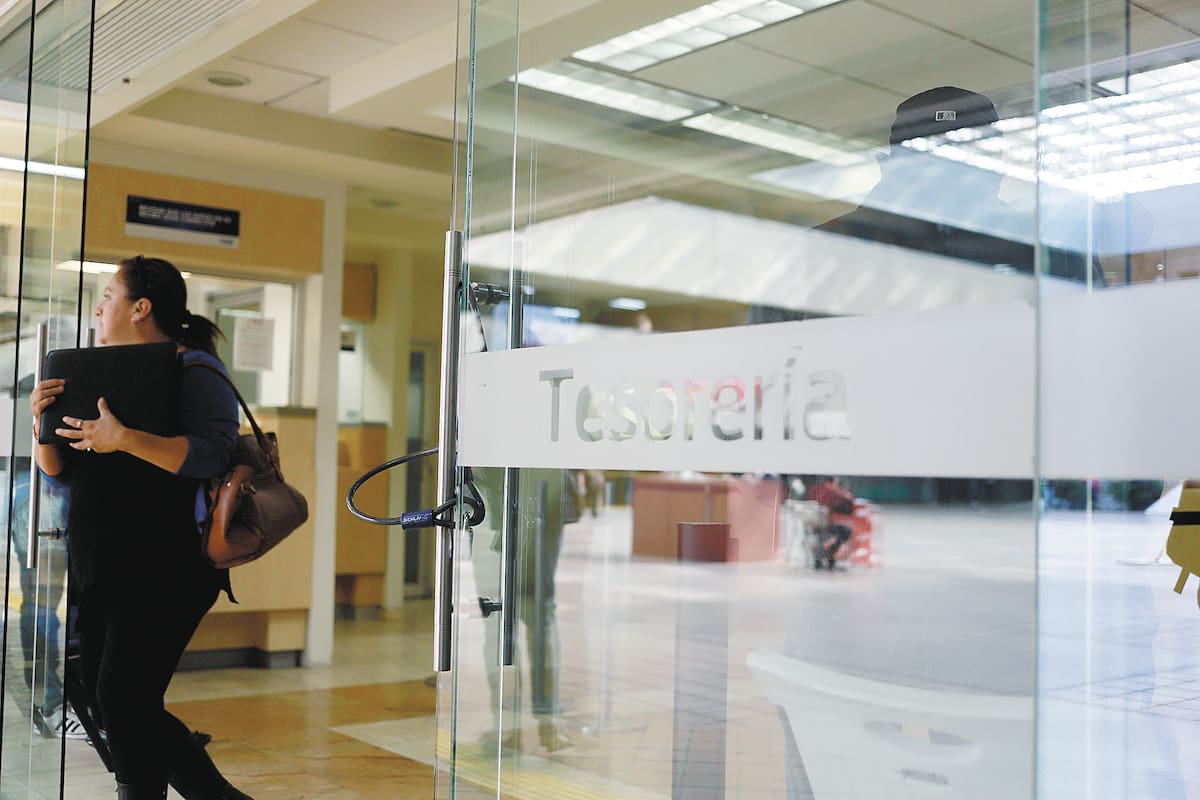 Hermosillenses aprovechan oferta especial en el pago del predial tras la victoria de los Naranjeros