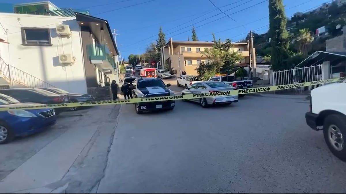 Hombre de entre 30 y 35 años muere tras agresión armada en la colonia Del Valle de Nogales; no hay detenidos
