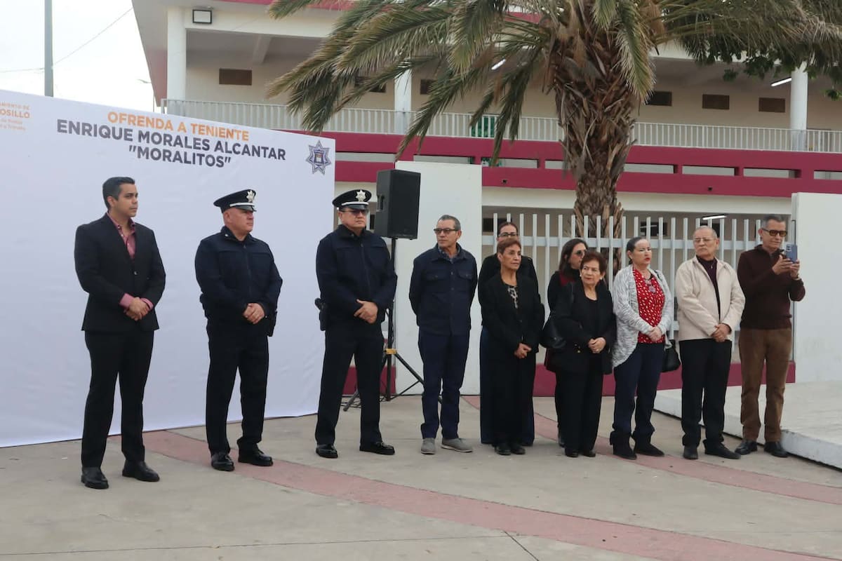 El oficial Enrique Morales Alcantar, conocido como “El Moralitos”, fue conmemorado en el monumento ubicado frente a la primaria Alberto Gutiérrez, en el Centro de la ciudad
