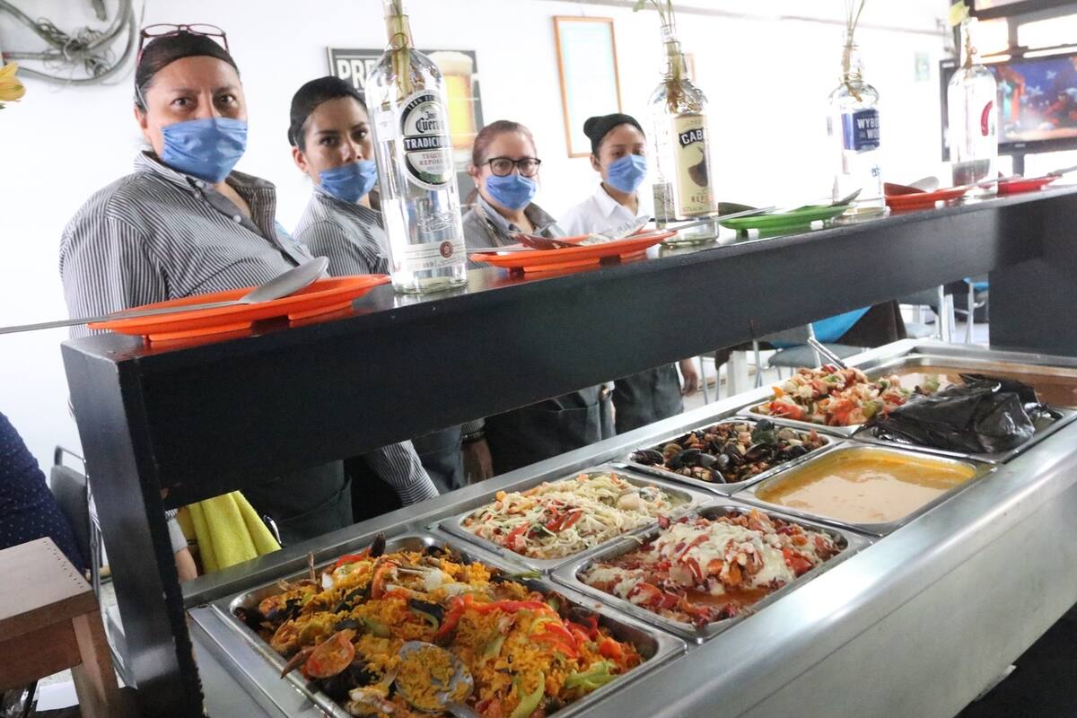 "Que pase rápido", piden trabajadoras de restaurante