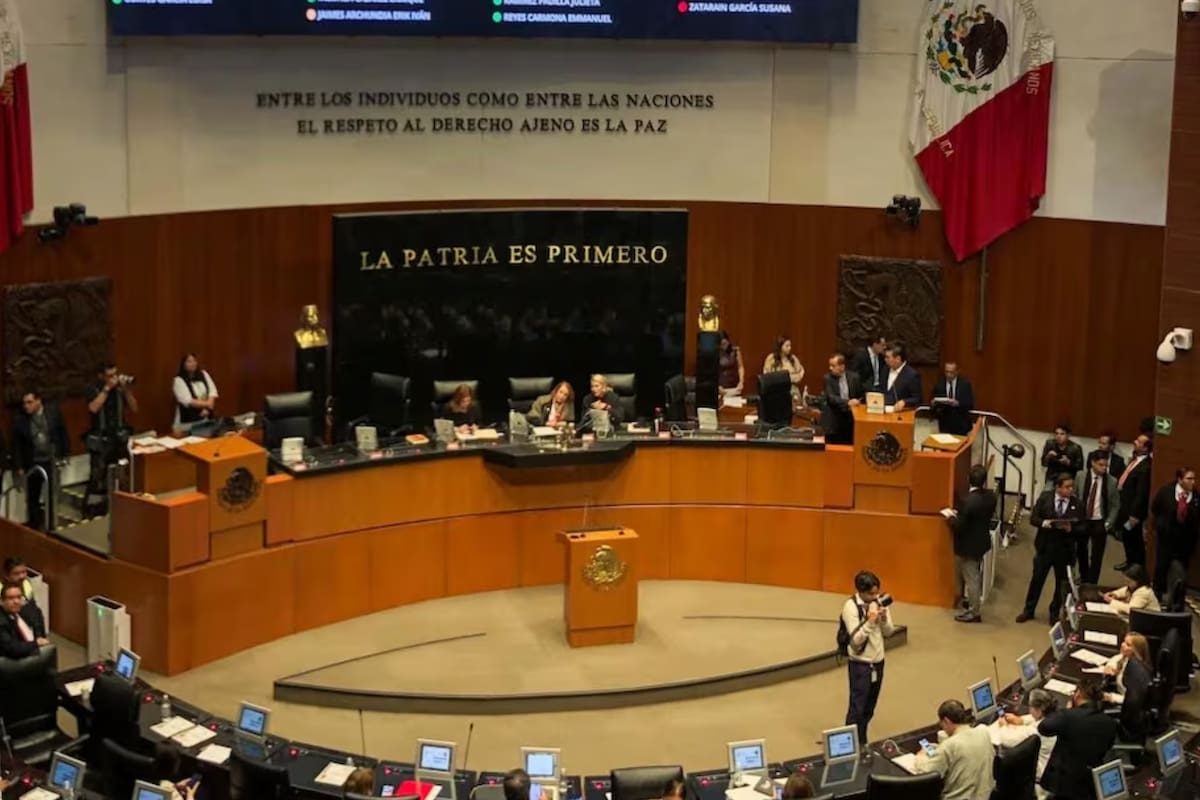 Senado de la República validó reforma al 123 Constitucional y establece que la jornada laboral se reducirá de 48 a 40 horas de manera gradual hasta 2030, con límite de 12 horas extras semanales y obligación de un día de descanso por cada seis días trabajados