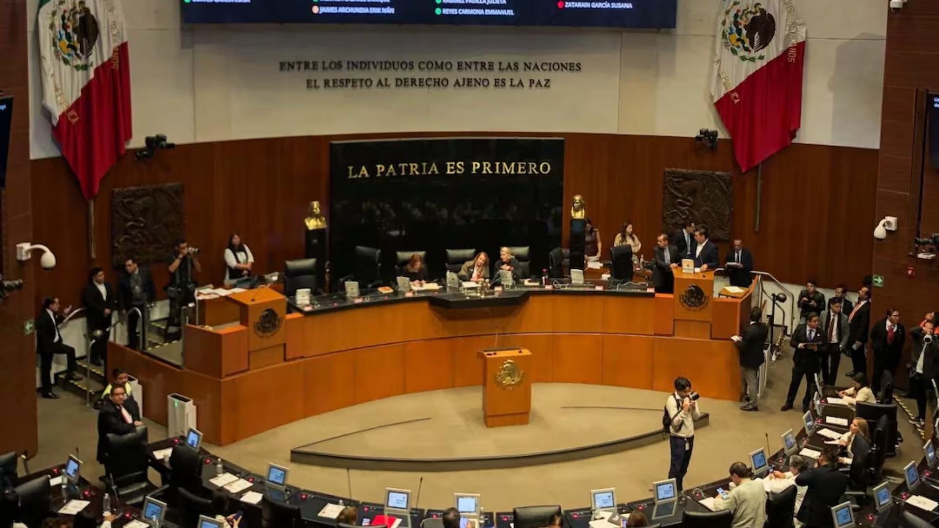 El Senado de la República aprobó la reforma al 123 Constitucional que reduce la jornada laboral de 48 a 40 horas de manera gradual hasta 2030 y regula las horas extras semanales. /El Universal