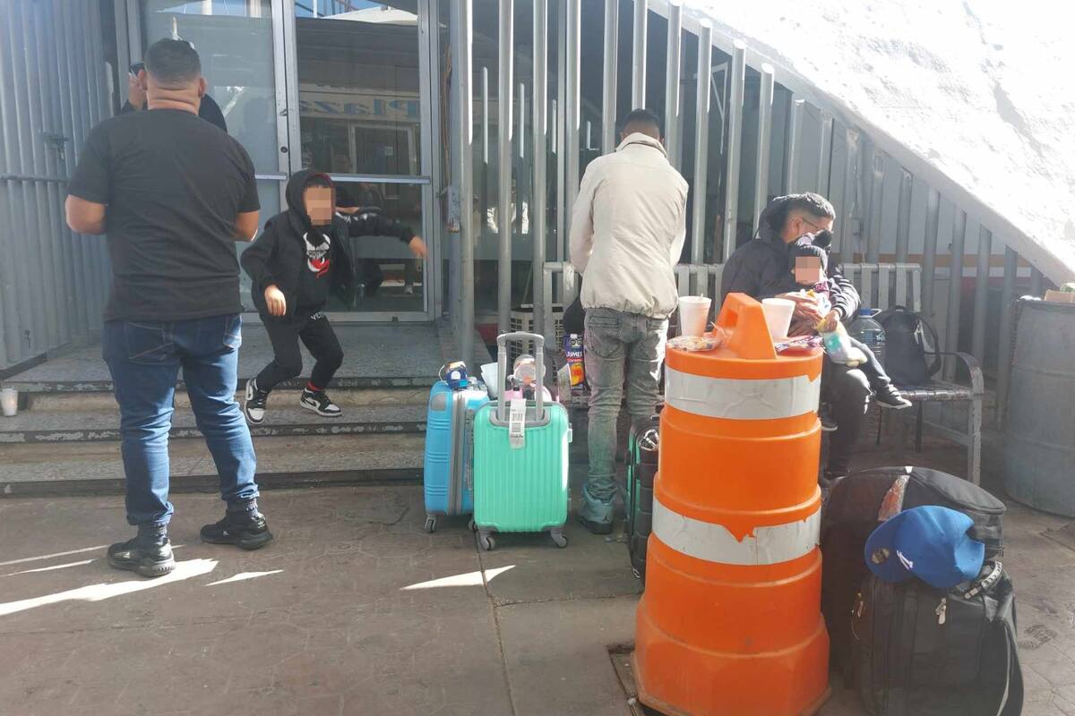 Familias venezolanas con incertidumbre ante sus citas del CBP One en Nogales