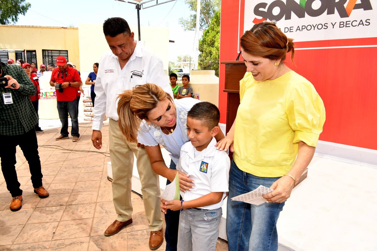 Beneficia Gobernadora a residentes de Santa Ana y de Benjamín Hill