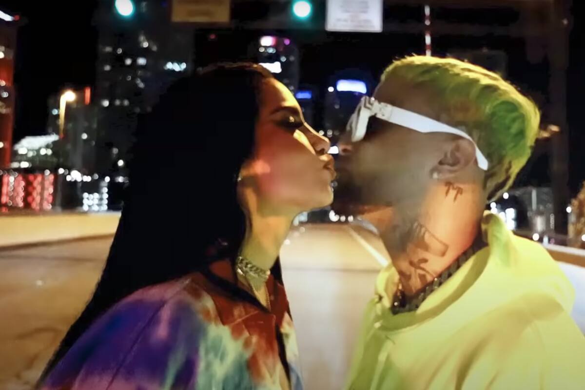 ¿Kimberly Loaiza se besa con Ovi frente a Juan de Dios Pantoja?