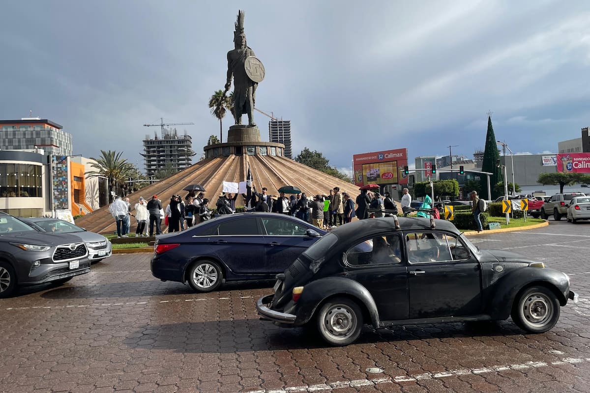 Ciudadanos se congregan en marcha pacífica en Zona Río