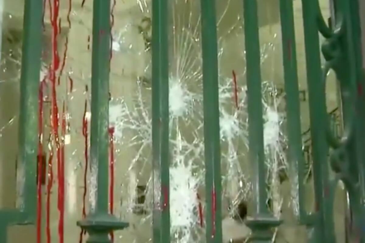 Feministas vandalizan fachada del Congreso de la CDMX
