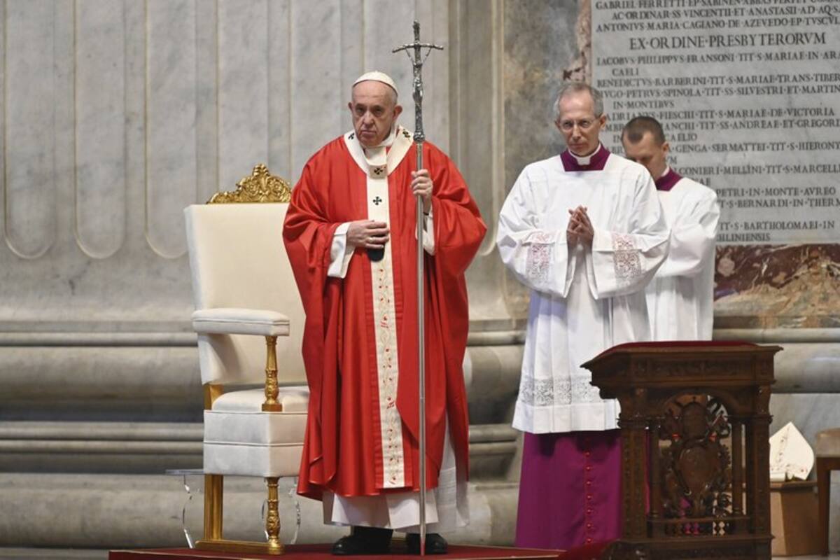 Misa de Jueves Santo: Papa Francisco honra a los 'santos' que luchan contra el coronavirus