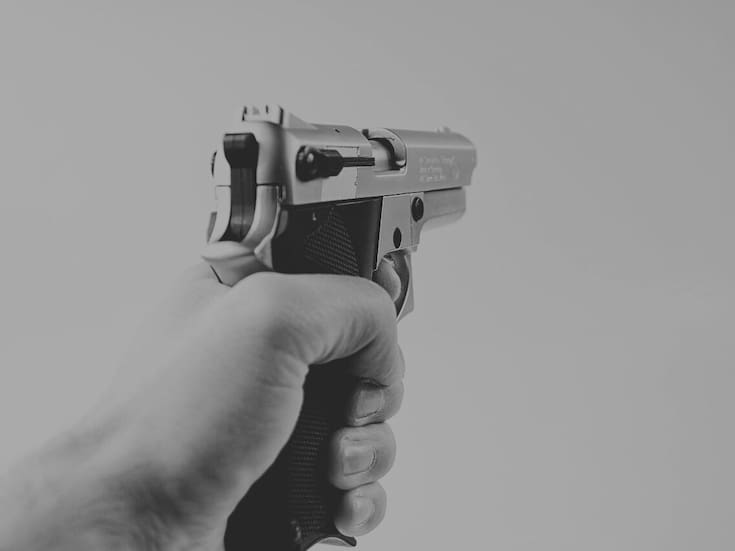 “¿Por qué sienten que es necesario quitarle la vida?”: hermana del condenado, hija de víctima y miembros del jurado que lo sentenció piden clemencia para Charles Burton, quien será ejecutado por su complicidad en un asesinato de 1991 en Alabama