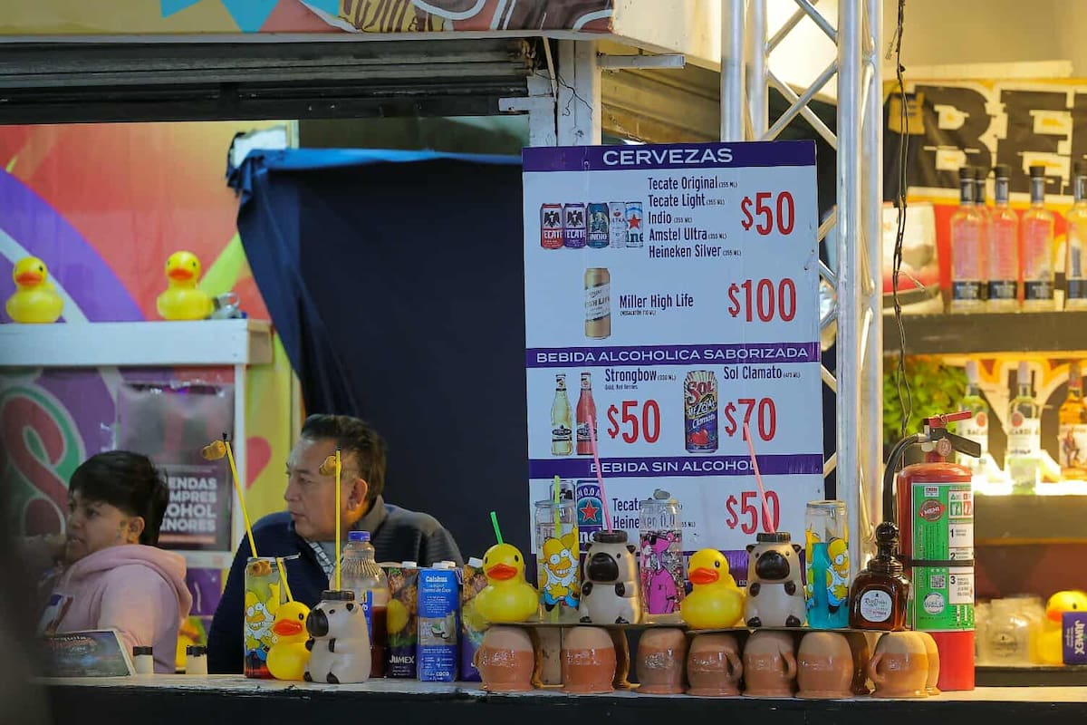 Venden en ExpoGan bebidas con y sin alcohol a más del doble de su precio