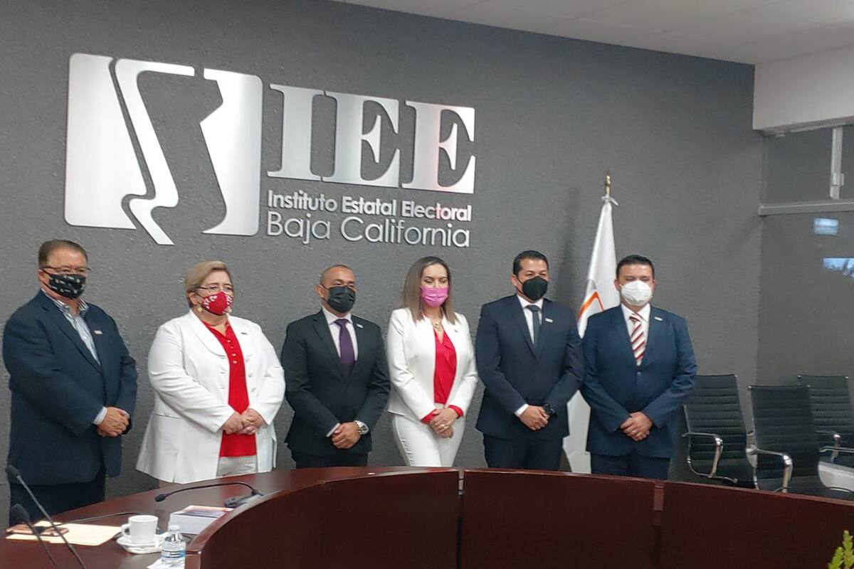 Toman protesta tres nuevos consejeros del IEEBC