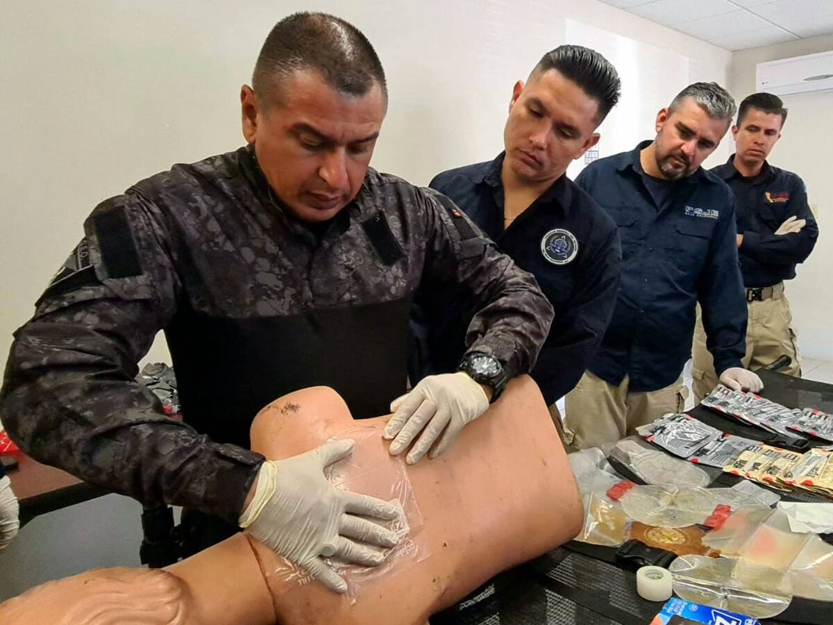 El curso, que se realizó del 14 al 18 de octubre en Ensenada, se centró en la medicina táctica, una subespecialidad de la medicina de emergencias y desastres.