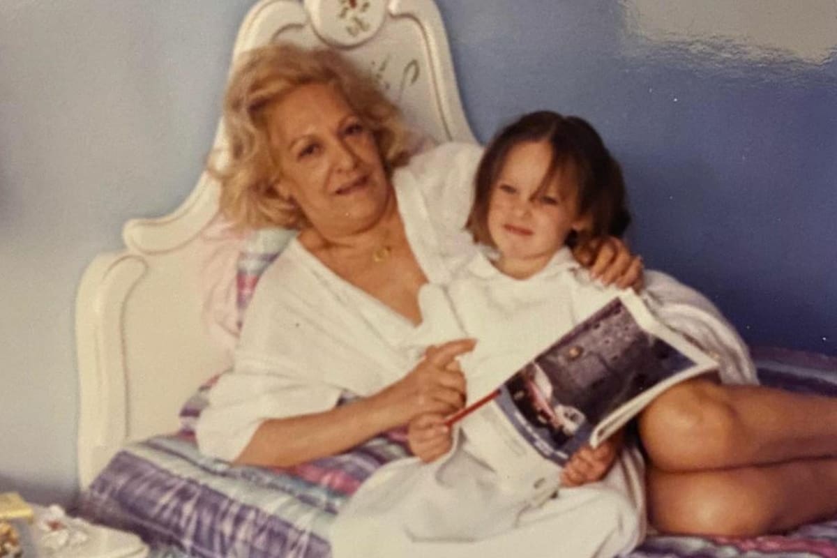 Belinda revela imágenes inéditas de su infancia para recordar a su abuelita