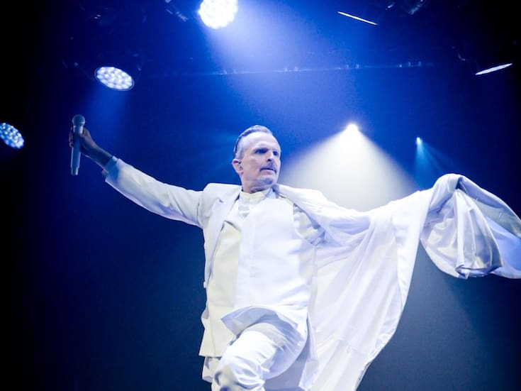Miguel Bosé reaparece en la CDMX con problemas de voz ¿se retira del escenario?
