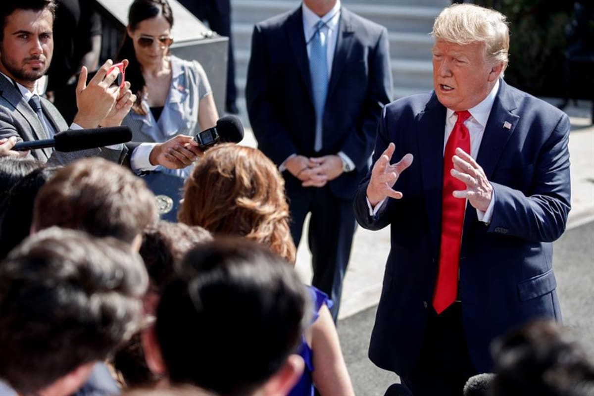 Trump dice que recibió "preciosa" carta de Kim Jong-un; no descarta reunión