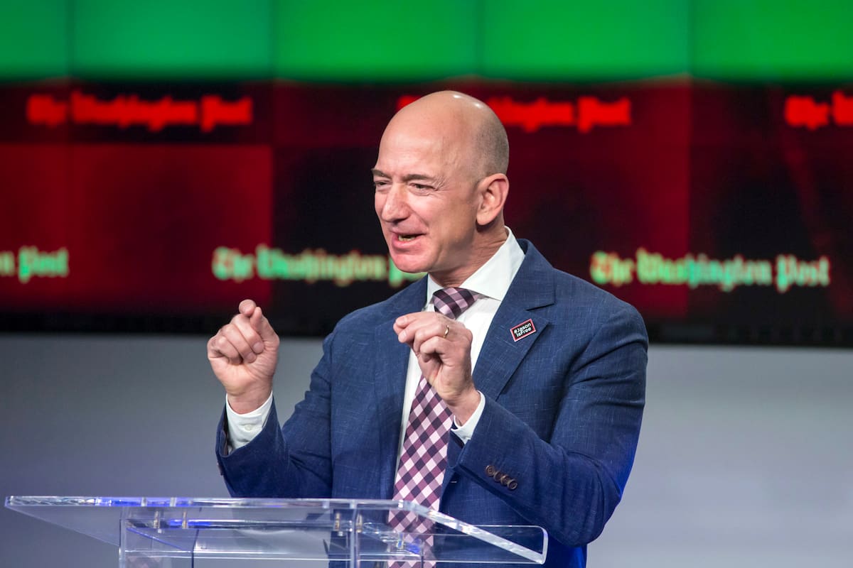 Jeff Bezos destina más de 25 millones de dólares a proteger el océano Pacífico en cinco países, ampliar las zonas marinas protegidas y ayudar a conservar ecosistemas amenazados por el calentamiento del mar y la sobrepesca