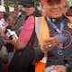 “Han de ser para sus niñas, qué bonito gesto” Policías en CDMX son captados intercambiando freebies previo al concierto de BTS
