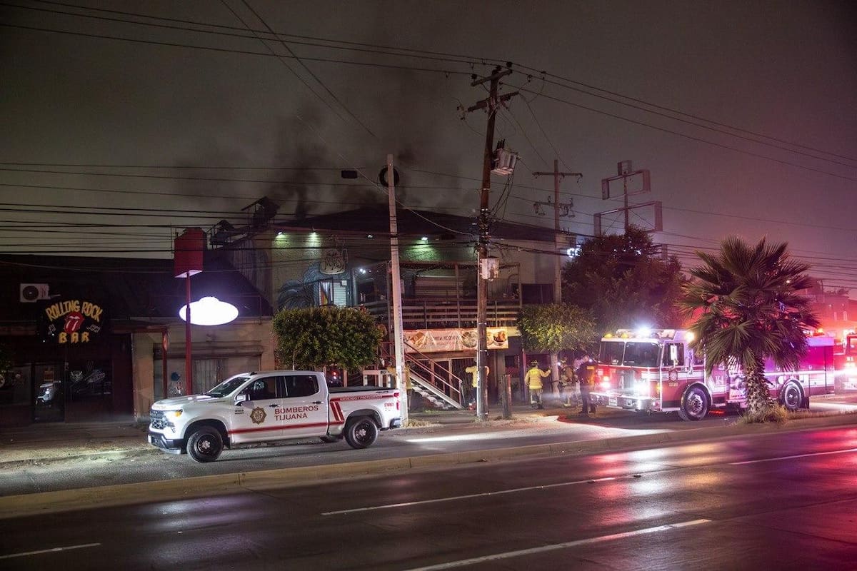 El inmueble ubicado sobre la Calzada Tecnológico registró un nuevo siniestro este viernes, mientras continúan las investigaciones por un conato ocurrido la madrugada del jueves. Foto: Border Zoom