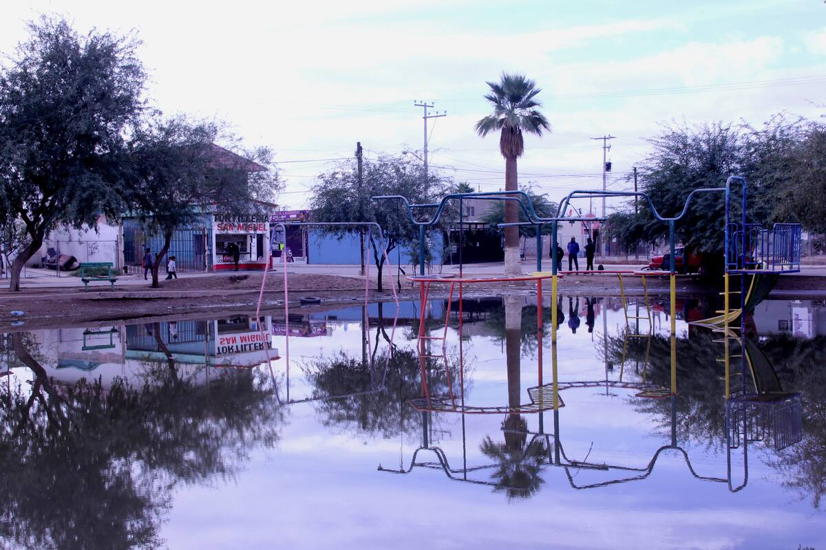 Residentes de colonia San Miguel esperan la lluvia, inundados