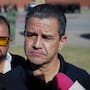 Retiran de área operativa a policía que apuntó con su arma a reporteros