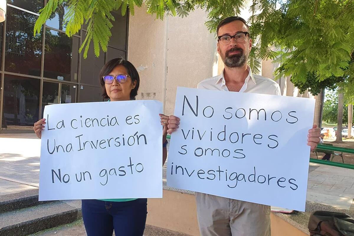 Quieren investigadores del Conacyt certeza laboral