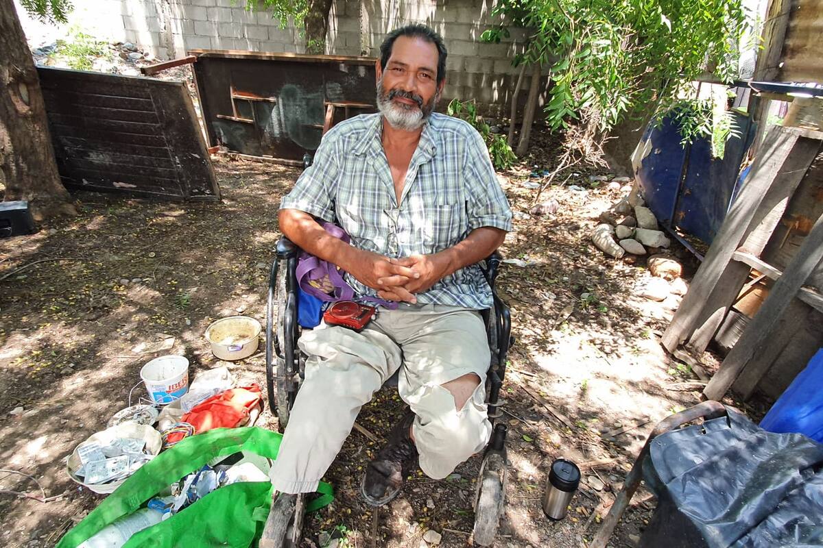 Se desploma el techo de su casa y don Manuel se queda sin lugar donde vivir