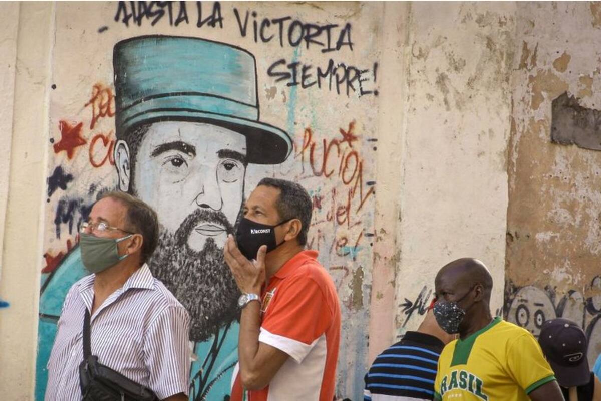 La incertidumbre en Cuba tras la decisión del gobierno de dejar de recibir dólares en efectivo (y a quién afecta)