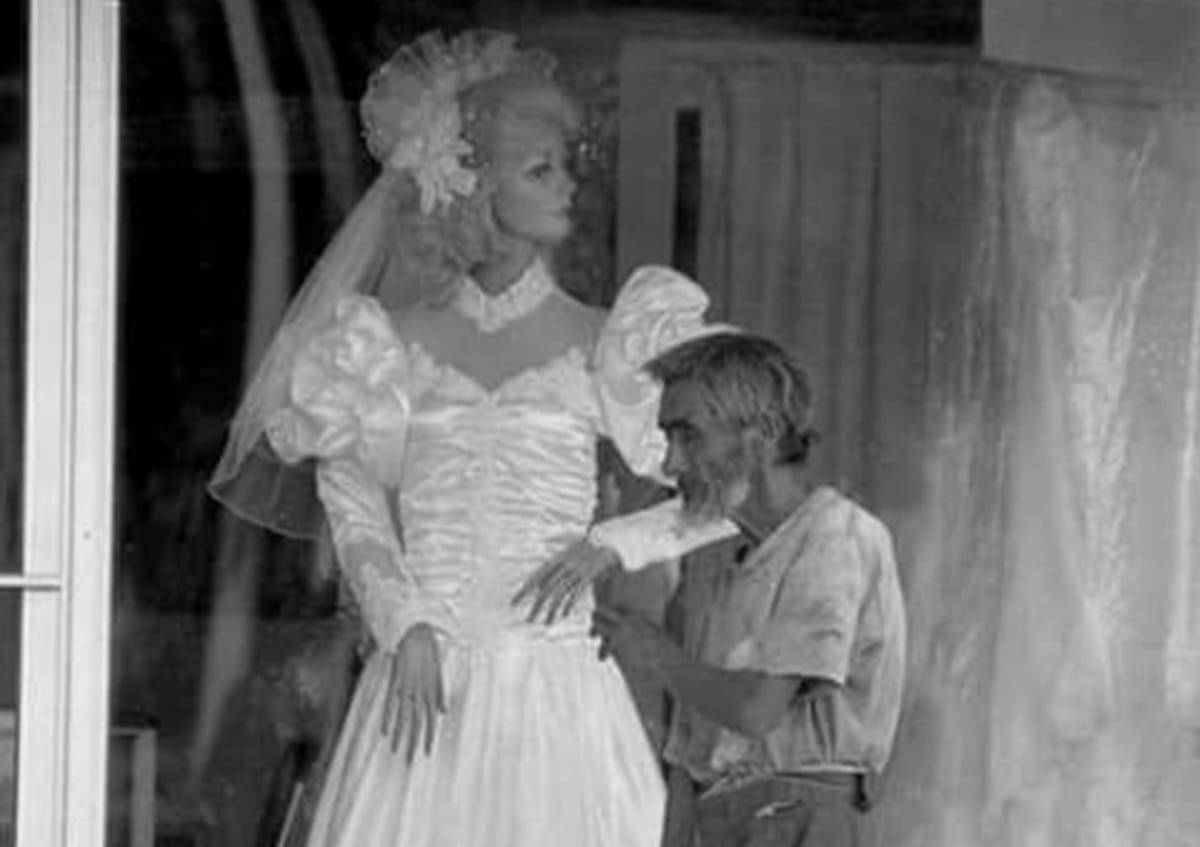 El eterno enamorado de Sonora, el hombre que se enamoró de un maniquí tras perder a su ser amado.