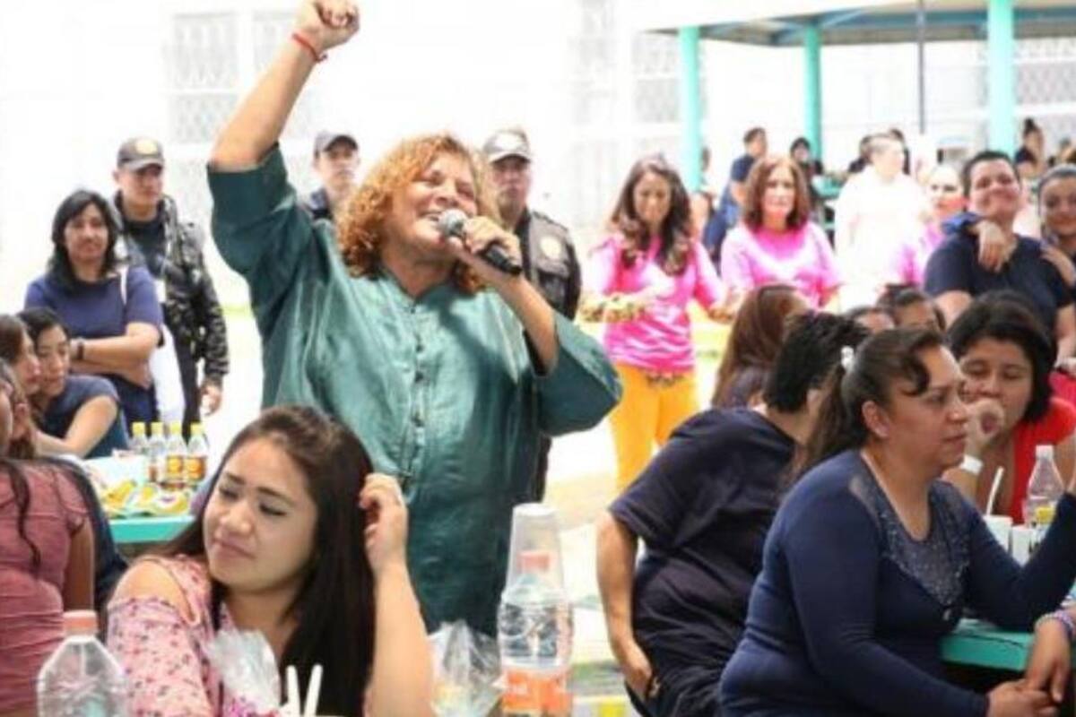Cuando Denisse de Kalafe fue a la cárcel... por el Día de las Madres