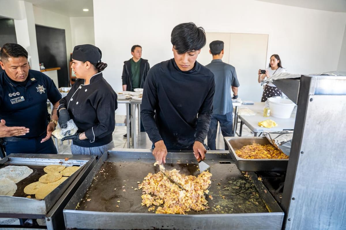 Jóvenes de la Patrulla Juvenil participan en actividad “La cocina no tiene género”