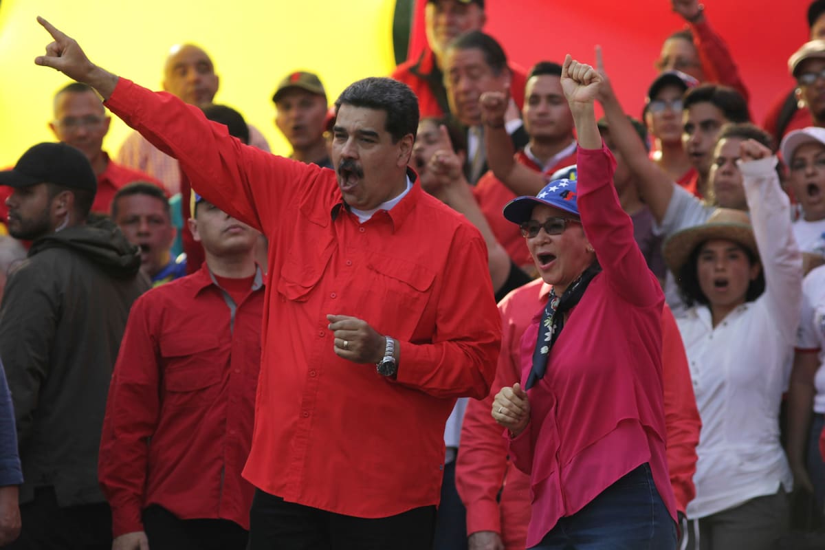 Maduro pide a fuerzas armadas mantenerse leales y unidas