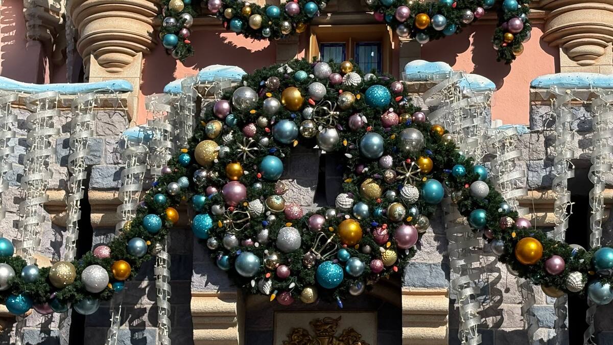 La atracción de Mundo Pequeño, una de las más visitadas en la época se encuentra cerrada transformándose para las fiestas.