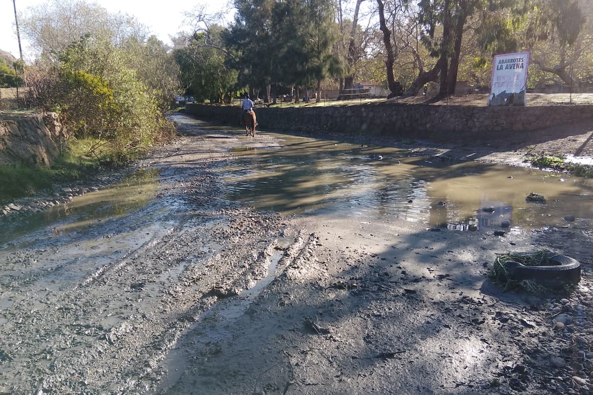 Corren ríos de aguas negras por el Cañón en Rosarito