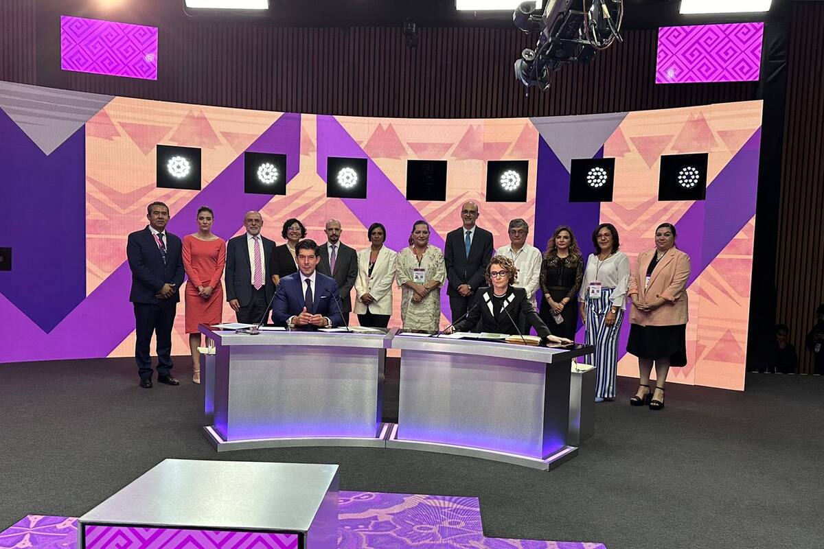 Leo Zuckermann se lanza contra el formato del debate del INE