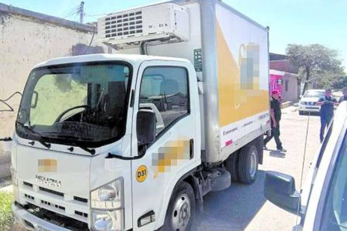 Roban camión de lácteos; y se llevan la mercancía
