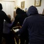 Le robaron 1.2 millones de pesos en Puebla a una abuelita que fue sometida y golpeada dentro de su vivienda; era el ahorro que reunió durante años