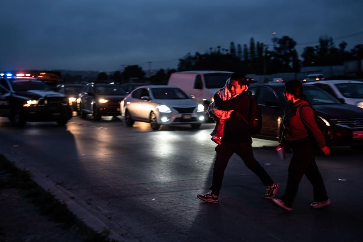 Un ciclista de aproximadamente 65 años y un motociclista de 31 resultaron lesionados tras un accidente de tránsito ocurrido en la Vía Rápida Alamar. Foto: Border Zoom