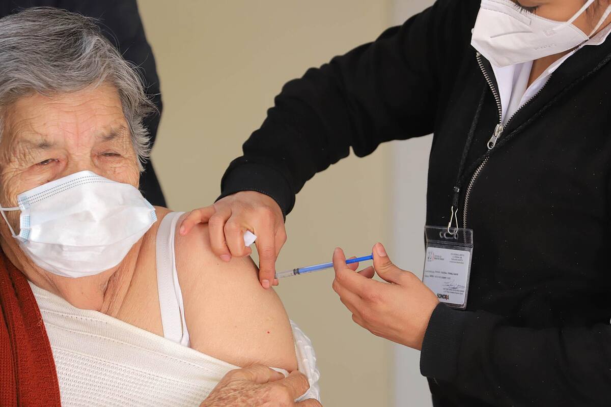Culmina vacunación este lunes con un total de 4,597 dosis aplicadas