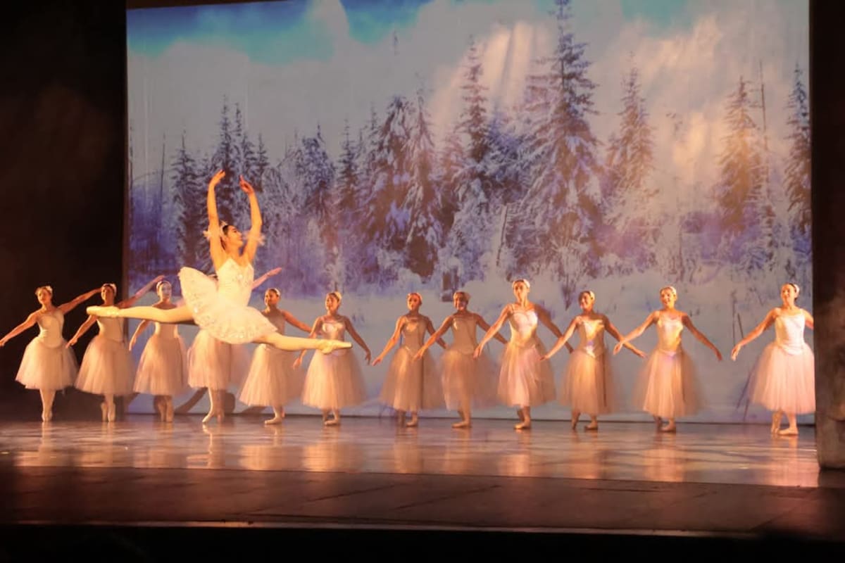 La Escuela de Danza Gloria Campobello y El Ballet del Noroeste de México llevarán a cabo la puesta en escena navideña. Foto: Cortesía