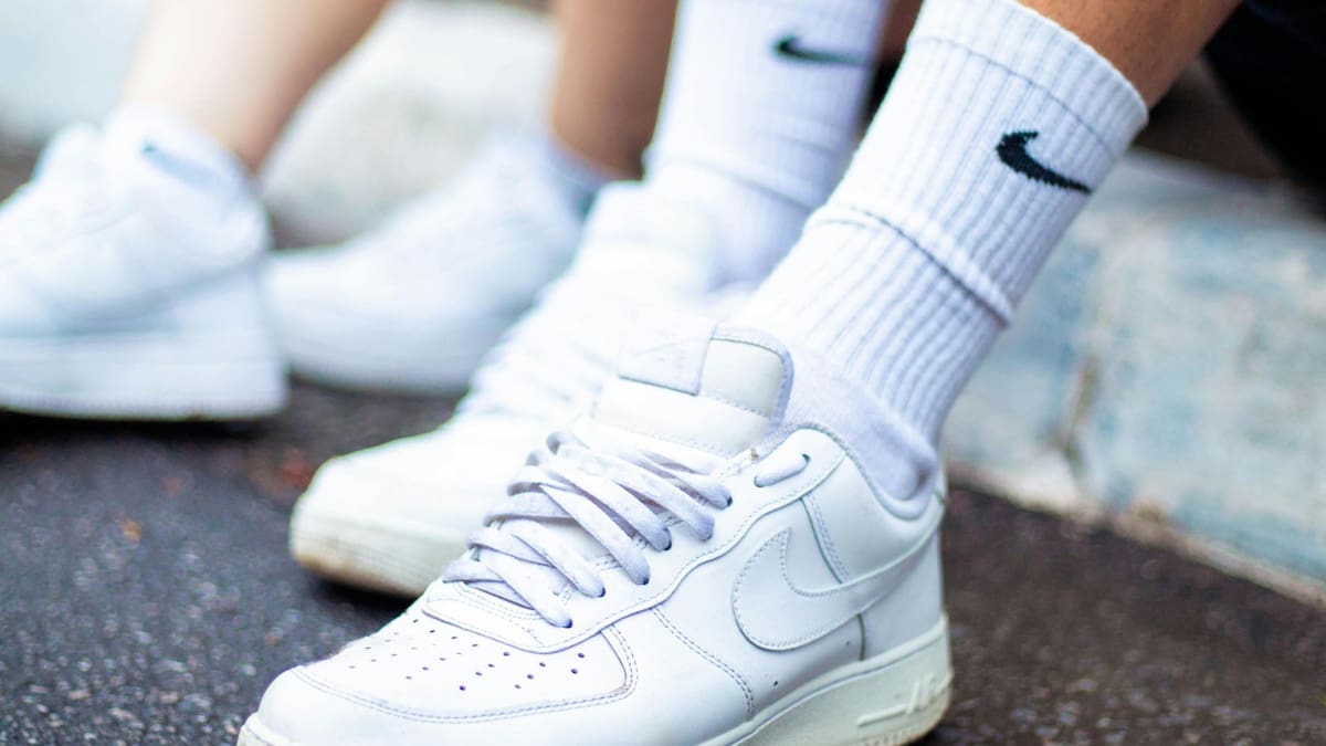 Estudio de calidad de Profeco identifica las calcetas con mejor soporte y elasticidad para deportistas, evaluando 56 modelos de 29 marcas para evitar que el usuario gaste en prendas que se deforman prematuramente